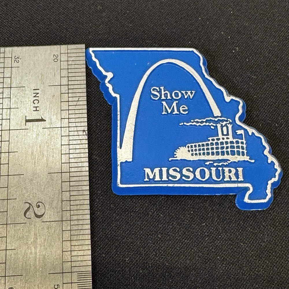 Missouri State Souvenir Magnet Show Me State Gateway Arch Riverboat Blue Vintage